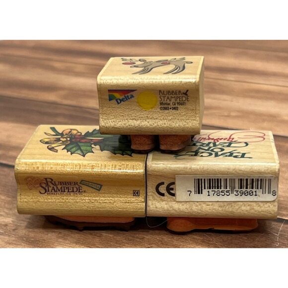 LOT OF 3 RUBBER STAMPEDE WOOD MOUNTED STAMPS REINDEER HOLLY BERRY PEACE HOLIDAY - Picture 4 of 4